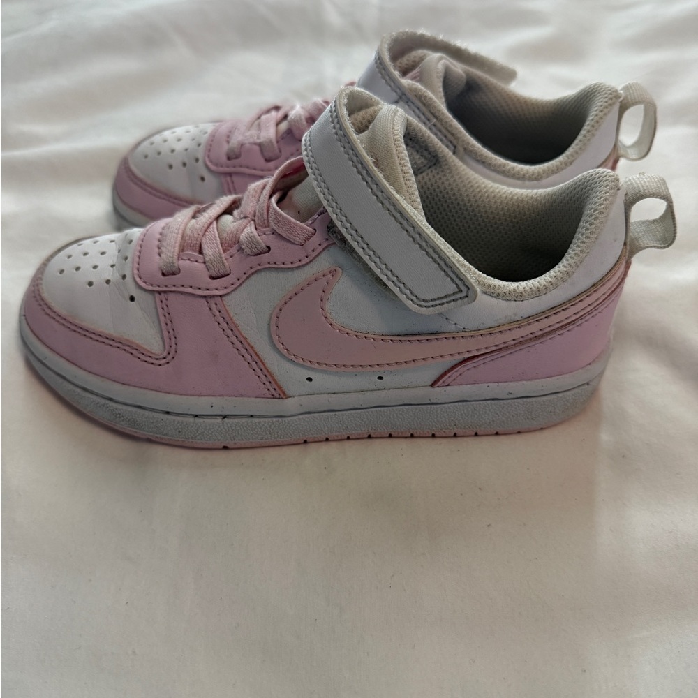 Nike Kids Sneakers in Pink and White